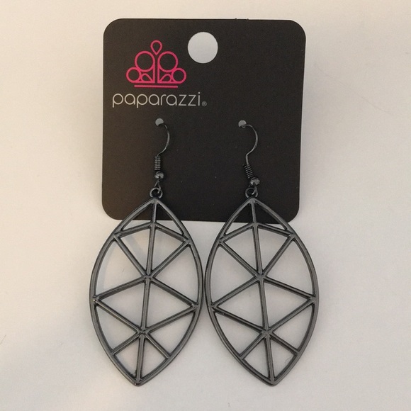 NWT paparazzi unbreakable earrings